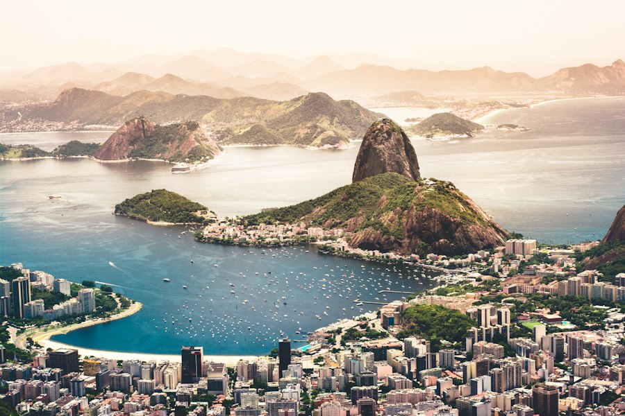 La playa de Copacabana y el Pan de Azúcar en Río de Janeiro