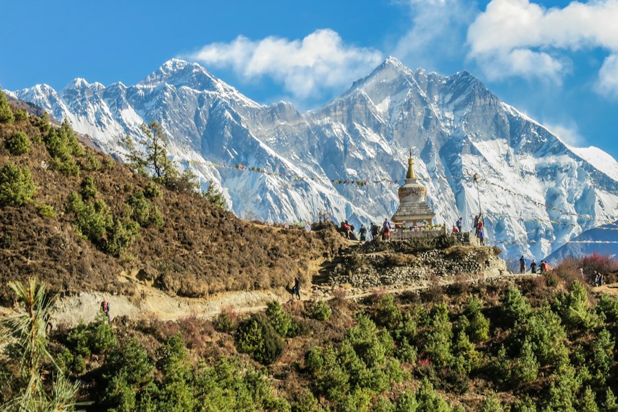 Retiro de yoga y meditación frente al Himalaya, en Nepal